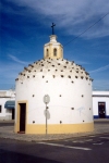 Ferreira do Alentejo: Hedgehog chapel - capela ourio caixeiro - photo by M.Durruti