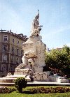 Lisbon: monumento aos cados na Grande Guerra - Avenida da Liberdade - photo by M.Durruti