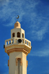 Doha, Qatar: minaret with megaphones of Dar Al Kutob mosque - Library mosque - Tariq Bin Ziyad St, round-about at Ras Abu Abboud St - Old Al Ghanim - photo by M.Torres