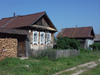 Russia - Udmurtia - Izhevsk: dachas - wooden houses so typical of rural Russia (photo by Paul Artus)