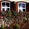 Russia - Novorossisk - Krasnodar: windows and picket fence (photo by Vladimir Sidoropolev)