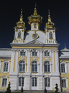 Russia - Petrodvorets: Grand Palace - fa?ade - photo by J.Kaman