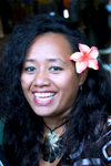 Samoa - Upolo - Apia: smiling woman with flower in hair - photo by D.Smith