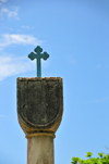 Anamb / Anabom, Lemb district, So Tom and Prncipe / STP: Portuguese padro with cross - marking the arrival of the first of men on the island, the Portuguese navigators Joo Santarm and Pro Escobar in 1470 / padro Portugus com cruz no stio da descoberta em 1470 - photo by M.Torres