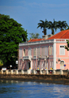 So Tom, So Tom and Prncipe / STP: Palace of Justice facing the sea / Palcio de Justia e registo civil, antigo edifcio dos Correios e Telefones - Avenida Marginal - photo by M.Torres