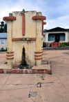 Madalena, M-Zchi district, So Tom and Prncipe / STP: 1960s colonial public water supply fountain / fontanrio colonial para abastecimento pblico de gua - photo by M.Torres