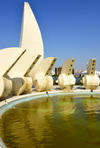 Jeddah, Mecca Region, Saudi Arabia: fountain with conches near of Al Arba'een lake - King Abdul-Aziz Road, Al-Baghdadiyah Al-Gharbiyah, Al Balad district - photo by M.Torres