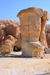 Al-Qarah, Al-Hofuf, Al-Ahsa Oasis, Eastern Province, Saudi Arabia: twin hoodoos / fairy chimneys at Al-Qarah mountain / Jabal Al-Qarah, UNESCO world heritage site - photo by M.Torres