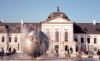 Slovakia / Slowakei - Bratislava: the palace and the world / Grassalkovichov palc  (photo by Miguel Torres)
