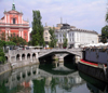 Slovenia - Ljubljana: Ljubljanica river view - looking towards the city centre - photo by R.Wallace