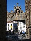 Spain / Espaa - Extremadura - Cceres: casco viejo - arco de la Estrella / old town - Arco de la Estrella - zona monumental - Unesco world heritage site (photo by Angel Hernandez)