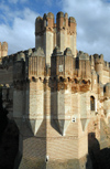 Spain / Espaa - Coca: Mudjar castle - Castillo de Coca - torre (photo by Miguel Torres)
