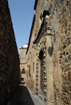 Spain / Espaa - Extremadura - Cceres: narrow alley (photo by Miguel Torres)