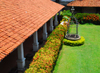 Colombo, Sri Lanka: garden courtyard with the house's original stone well - Dutch Period Museum - Pettah - photo by M.Torres