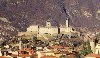 Switzerland - Bellinzona (Ticino canton): the Castelgrande dominates the town - castle (photo by M.Torres)