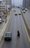 Damascus: crossing an avenue (photographer: John Wreford)