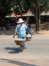 Thailand - Hua Hin (Prachuap Khiri Khan province): street vendor (photo by Llonaid)