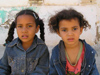 Tunisia / Tunisie - Tozeur: Arab girls (photo by J.Kaman)