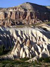 Turkey - Cappadocia - Goreme: valley - erosion - photo by R.Wallace