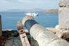 Turkey - Bodrum (Mugla Province): castle - gun and MYS Wind Surf cruiseship, formerly the Club Med - Bodrum Kalesi - photo by M.Bergsma