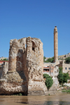 Hasankeyf / Heskif, Batman Province, Southeastern Anatolia, Turkey: ruins of the Artukid bridge and the slim minaret of the El Rizk mosque - photo by W.Allgwer