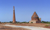 Turkmenistan - Konya Urgench / Kunya Urgench / Koneurgench - Dashoguz velayat: Kutluk Timur minaret and Sultan Tekesh mausoleum - Seljuk tomb - Unesco world heritage site - photo by G.Frysinger