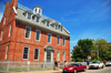 Portsmouth, New Hampshire, USA: Warner-MacPhaedris House, brick residence built in 1716 - Daniel Street - New England - photo by M.Torres