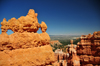 Bryce Canyon National Park, Utah, USA: Sunset Point - rock fin with holes - Thor's hammer on the right - photo by M.Torres