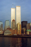 Manhattan (New York) - the World Trade Center (WTC) before September 11 - foreground: Jewish Heritage Museum (photo by Miguel Torres)