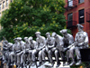 Manhattan (New York City): statues - the Rockefeller guys having lunch - photo by M.Bergsma