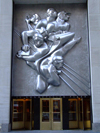 Manhattan (New York City): relief at the entrance to 50 Rockefeller Plaza (photo by M.Bergsma)