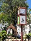 Stone Town, Zanzibar, Tanzania: Portuguese arch and UNESCO clock - Victoria Gardens - Vuga area - photo by M.Torres