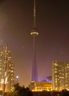 Toronto, Ontario, Canada / Kanada: CN Tower - nocturnal - architects John Andrews and Ned Baldwin, structural engineers NCK Engineering - photo by R.Grove