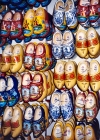 Netherlands / Holland  - Amsterdam: clogs for all tastes - tamancos holandeses - Klompen (photo by M.Torres)