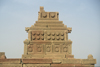 Pakistan - Chaukundi Tombs, Sindh: engraved tomb at Chaukandi graveyard - ornate decoration - exquisite carving - photo by R.Zafar