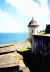 Puerto Rico - San Juan: guerite over the Caribbean sea - San Cristobal fort / garita sobre el Carib - Fuerte San Cristobal - photo by M.Torres