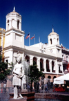 Puerto Rico - Old San Juan: Plaza de Armas - la Alcalda, the City Hall - photo by M.Torres
